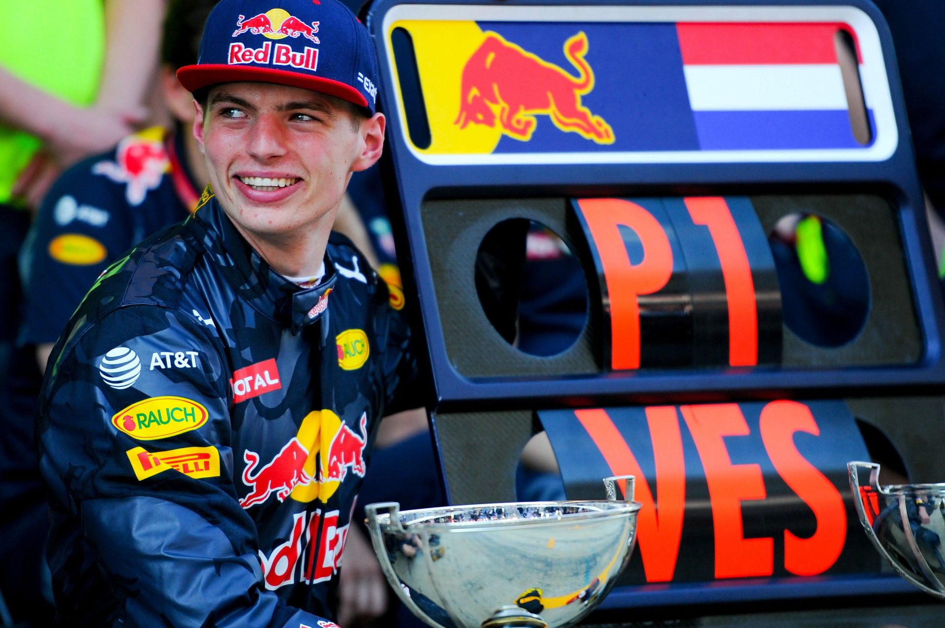 'Max Verstappen vindt het leven leuker zonder de sociale media' 1 P 20160515eee 01051 News