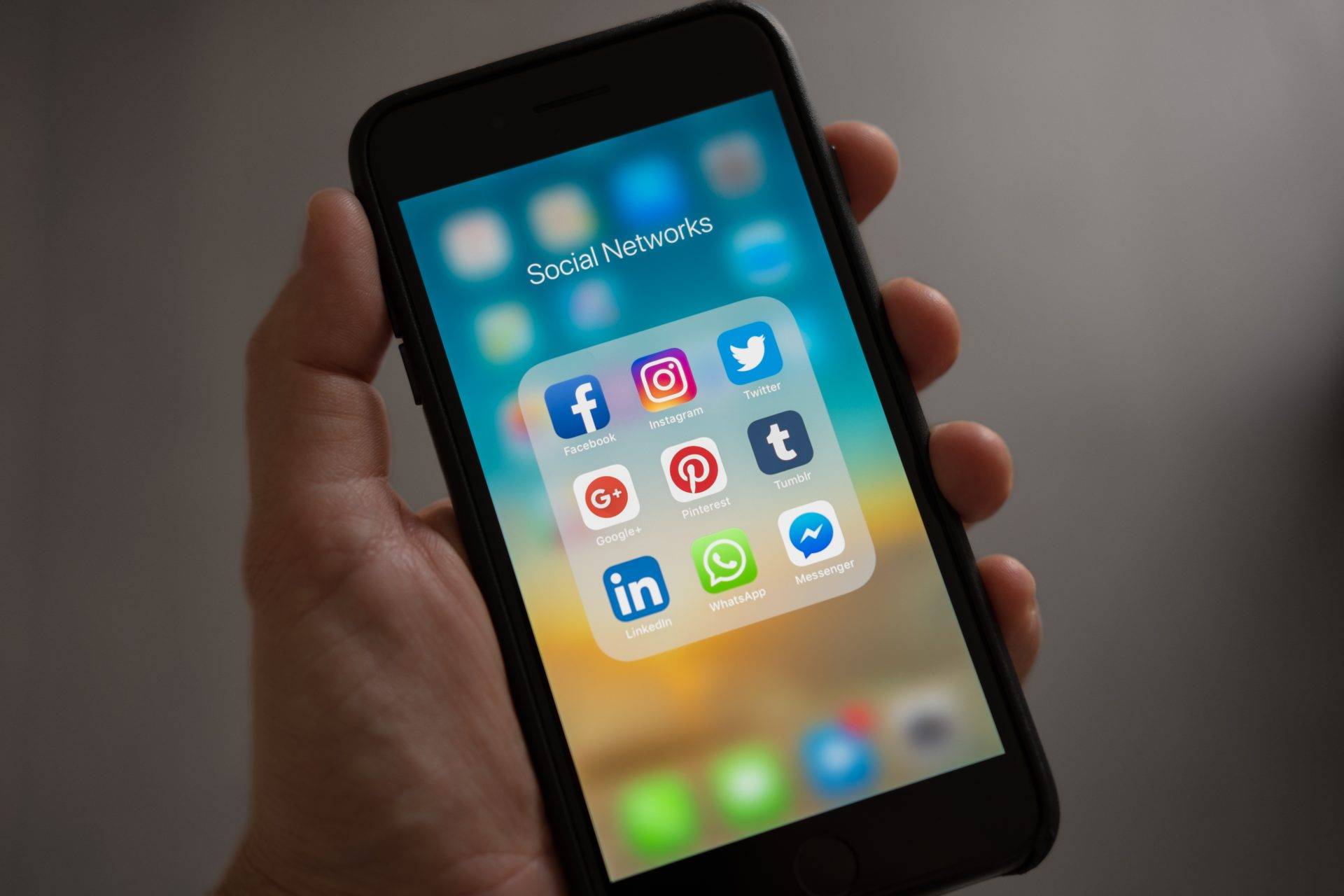 The social challenge: Merknaambescherming op social media 1 Social media telefoon apps