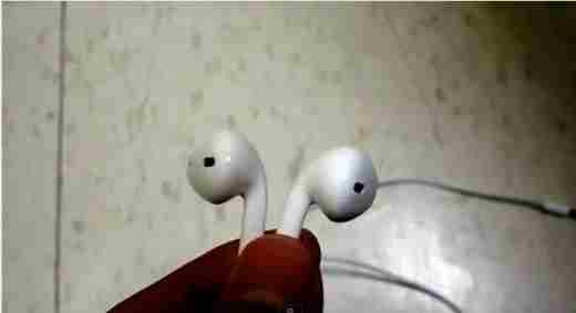 earphones