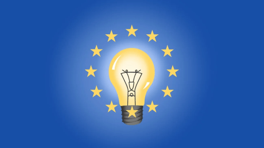 Google heeft aangekondigd dat het in de Europese Unie geen politieke advertenties meer zal tonen in aanloop naar de invoering van de nieuwe Europese regelgeving: de Transparantie- en Targeting-Verordening Politieke Advertenties (TTPA). Deze wet treedt in oktober 2025 in werking en legt uitgebreide verplichtingen op aan platforms die politieke advertenties verspreiden. Volgens Google is de beslissing ingegeven door de complexiteit van de nieuwe regels. De definitie van wat precies als politieke advertentie geldt, is breed geformuleerd en lastig om op grote schaal consistent toe te passen. Daarnaast ontbreekt in veel EU-lidstaten betrouwbare en volledige informatie over verkiezingen, waardoor het moeilijk wordt om advertenties correct te beoordelen. Ook is het mogelijk dat de benodigde technische richtlijnen pas vlak voor of zelfs na de invoering van de wet beschikbaar komen, wat het risico op fouten vergroot.